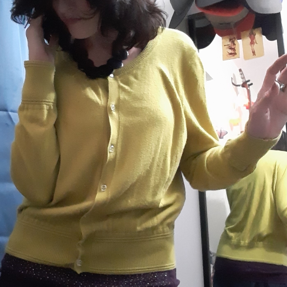 *SPECIAL!*Split Pea Green buttoned Cardigan